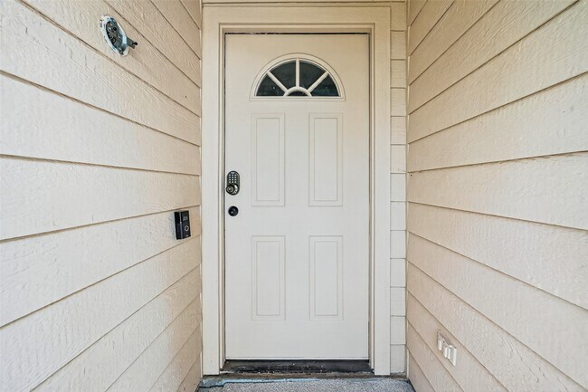 Foto del edificio - 15011 Sugar Sands Dr