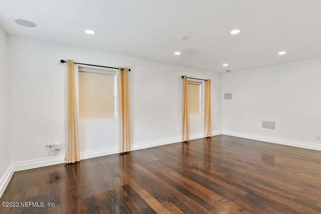 Foto del edificio - 331 2nd St