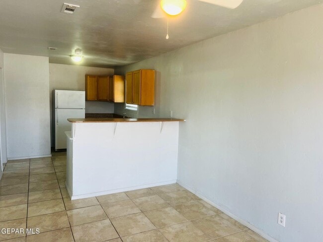 Building Photo - 14831 Allemands Ave