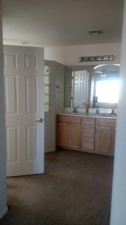Building Photo - 3211 Katherine Dr