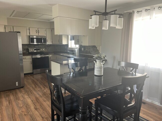 Foto del edificio - 615 Virginia Ct