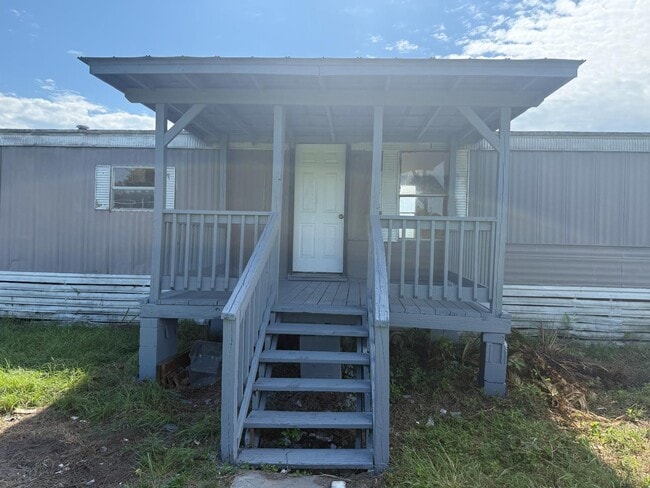 Building Photo - 43213 Claxton Cir