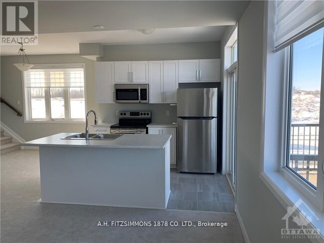 Building Photo - 100 Teelin Cir