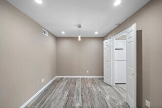 Building Photo - 1311 Antoine Dr