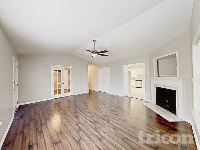 Building Photo - 3012 Brittany Dr