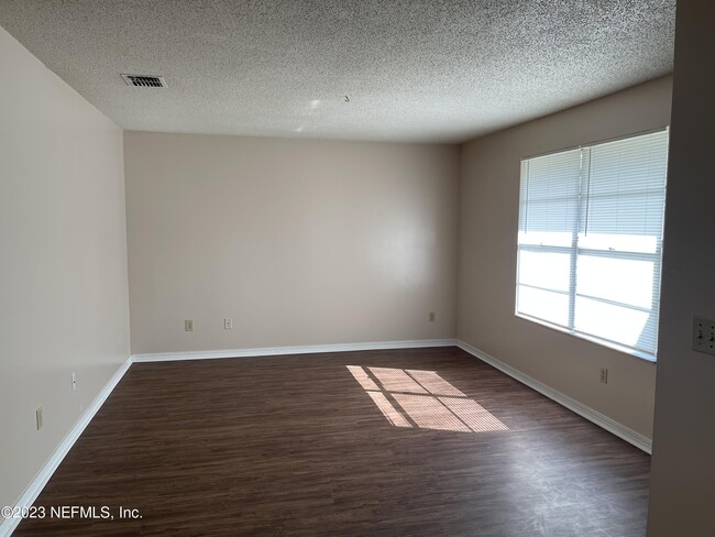 Building Photo - 456 Crabapple Ct