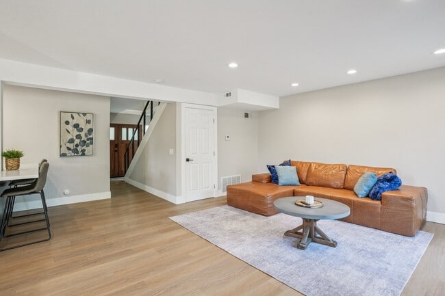 Building Photo - 835 Amigos Way
