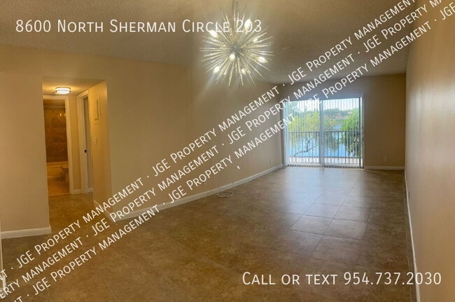Building Photo - 8600 N Sherman Cir