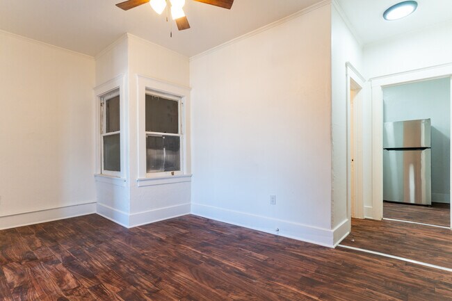 Foto del edificio - 3108 E 4th St