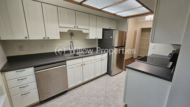 Foto del edificio - Two Bedroom Oakbrook Condo