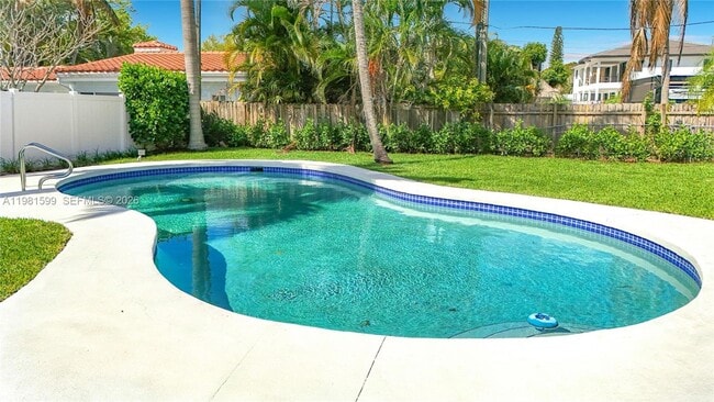 Photo - 2533 NE 21st Terrace House