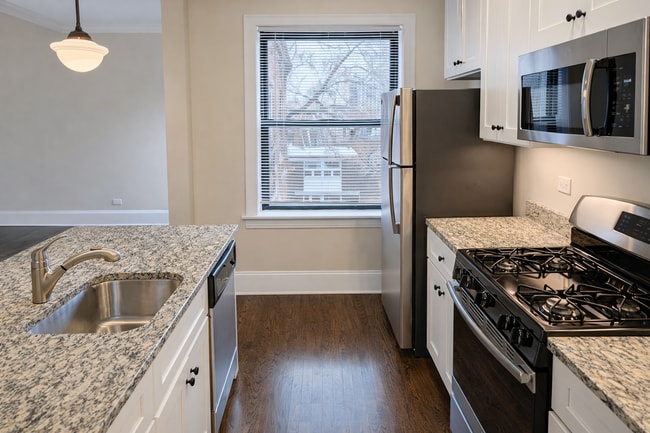 Foto del edificio - 1360 E 52nd St