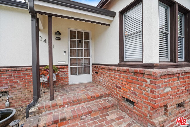 Foto del edificio - 2431 Pier Ave