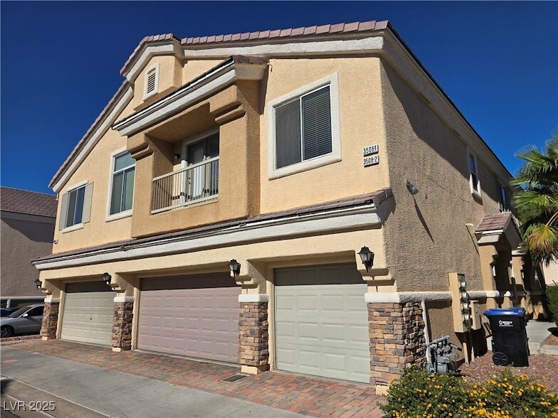 Foto principal - 3508 Hazelnut Pine Pl