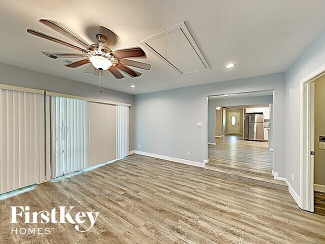 Foto del edificio - 2817 Oak Dr