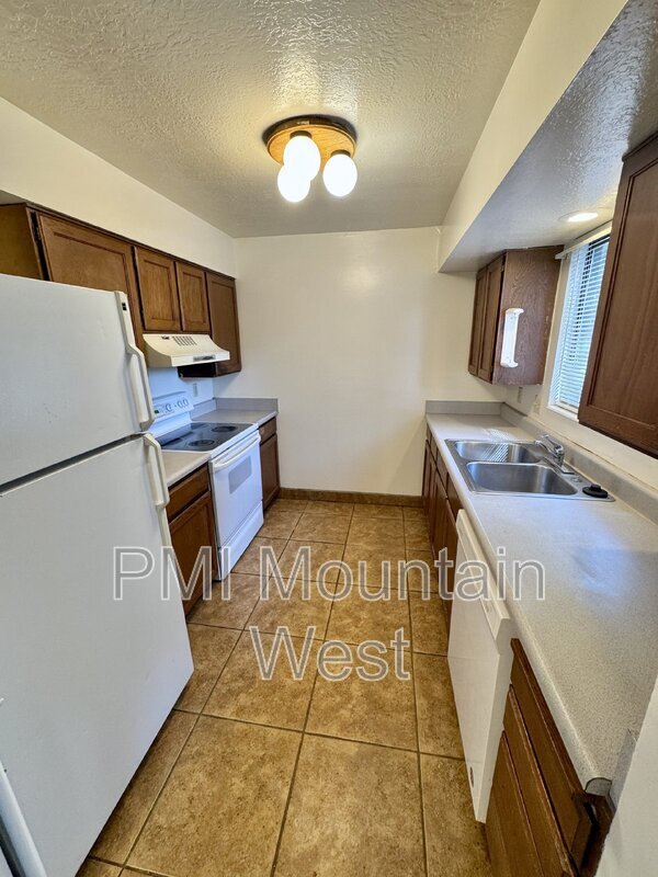 Foto del edificio - 1324 Lincoln Ave