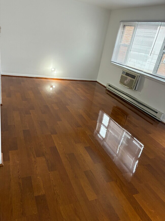 Foto del edificio - 5920 N Kenmore Ave