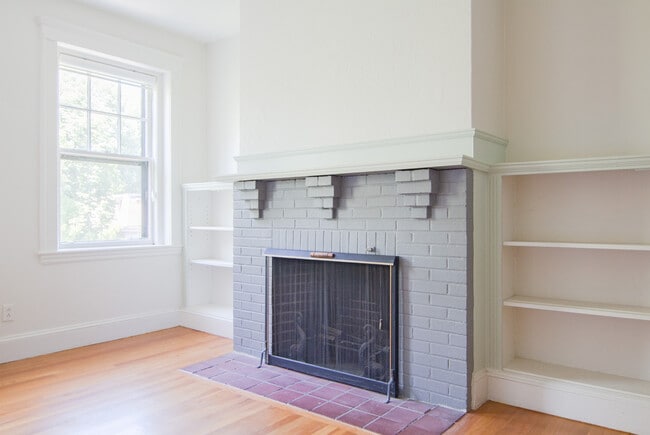 Building Photo - 36 Linnaean St