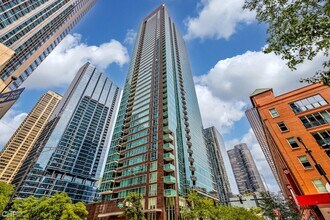Building Photo - 505 N McClurg Ct