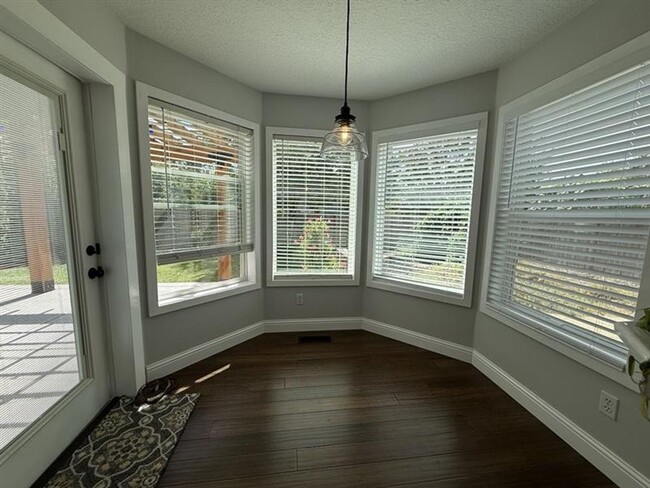 Building Photo - 5346 NW Wickiup Way