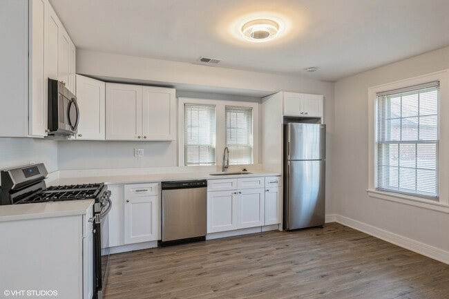 Building Photo - 5348 S Merrimac Ave