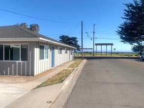 Building Photo - 6798 Del Playa Dr