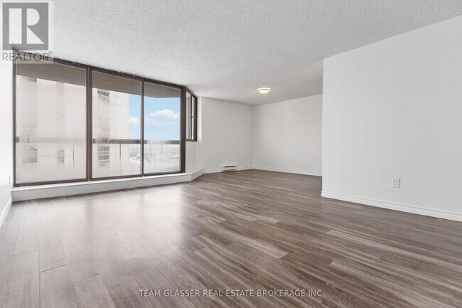 Building Photo - 340-2340 Colborne St