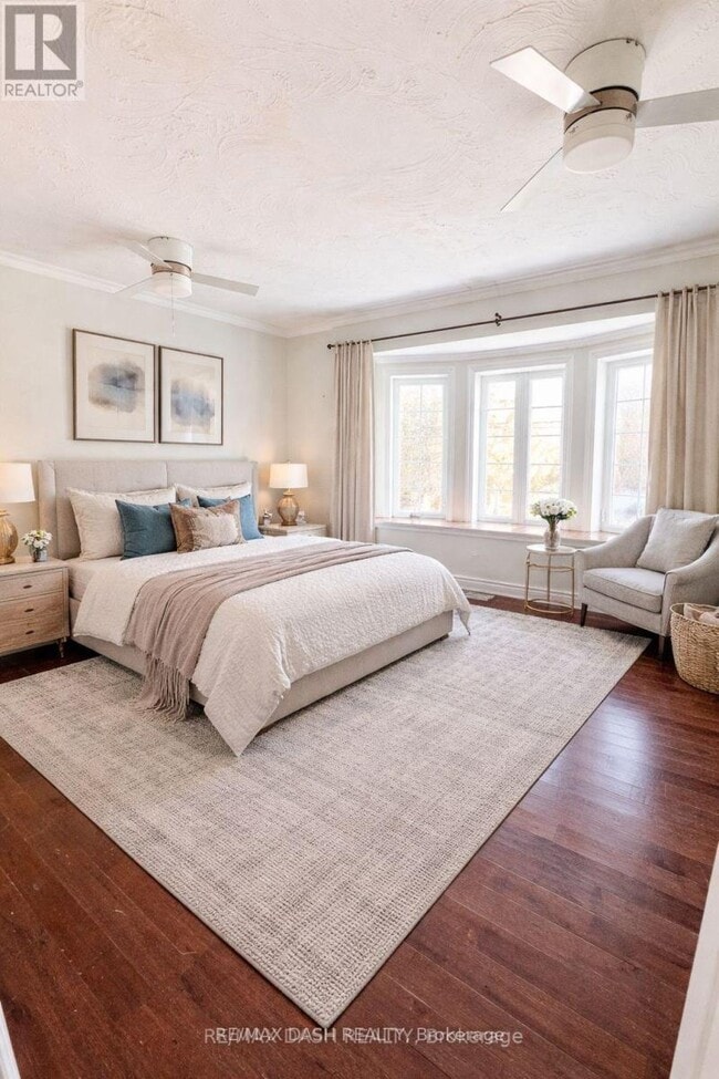 Building Photo - 1529 Queen St E