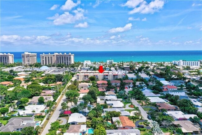 Building Photo - 4629 Poinciana St