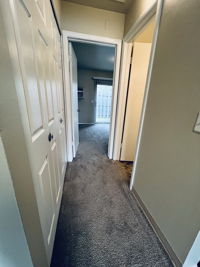 Davis Creek Apartments Apartments in Portage, MI