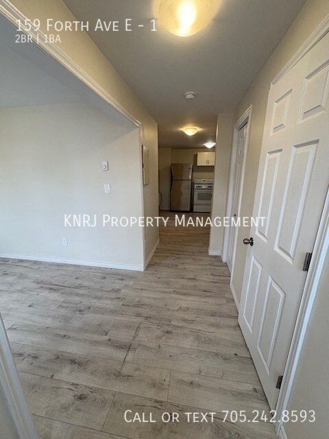 Photo du bâtiment - Two Bedroom Main Floor Apartment