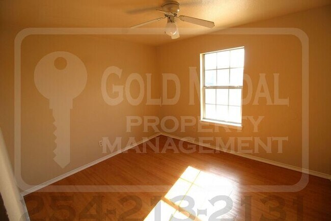 Foto del edificio - 5713 Redstone Dr