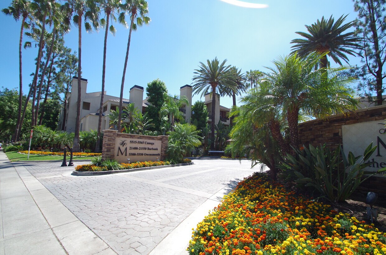 5550 Owensmouth Ave Unit 302, Woodland Hills, CA 91367 Condo for Rent