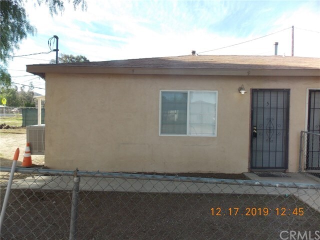 Foto del edificio - 22600 Ellis Ave