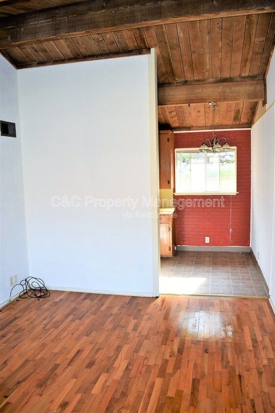 Building Photo - 1113 McClellan Ave