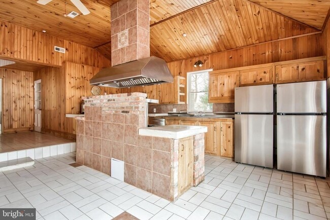 Building Photo - 6561 Shady Side Rd