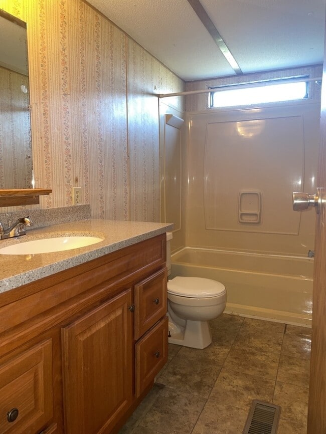 Building Photo - Mobile Home off of Augusta Rd