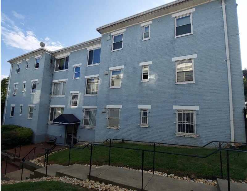 Primary Photo - 742 Brandywine St SE