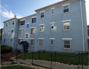 Building Photo - 742 Brandywine St SE