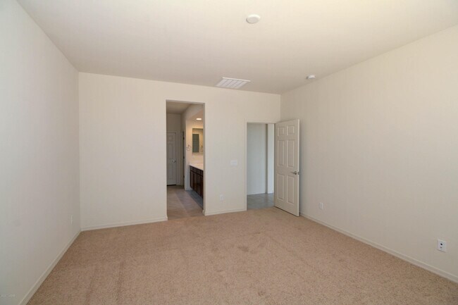 Building Photo - 11926 N Raphael Way