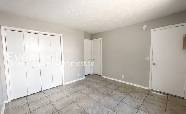 Building Photo - 5114 Linbar Dr