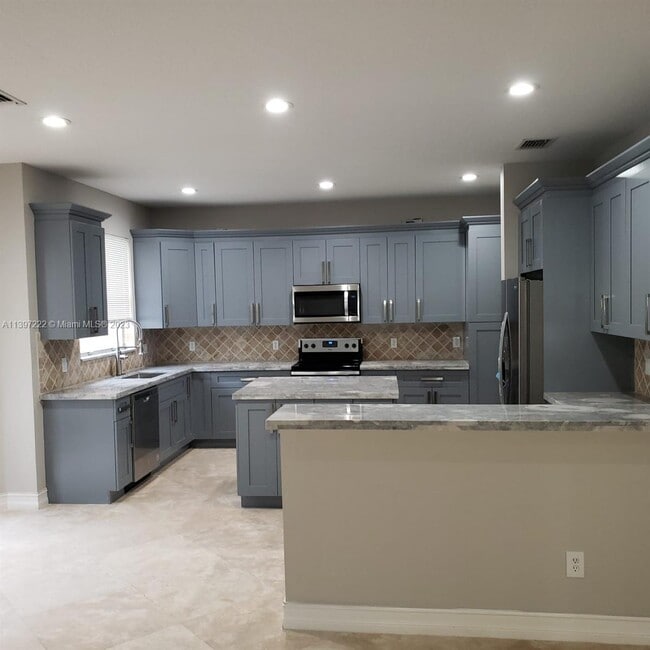 Building Photo - 11266 Millpond Greens Dr