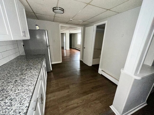 Building Photo - 420 N High St