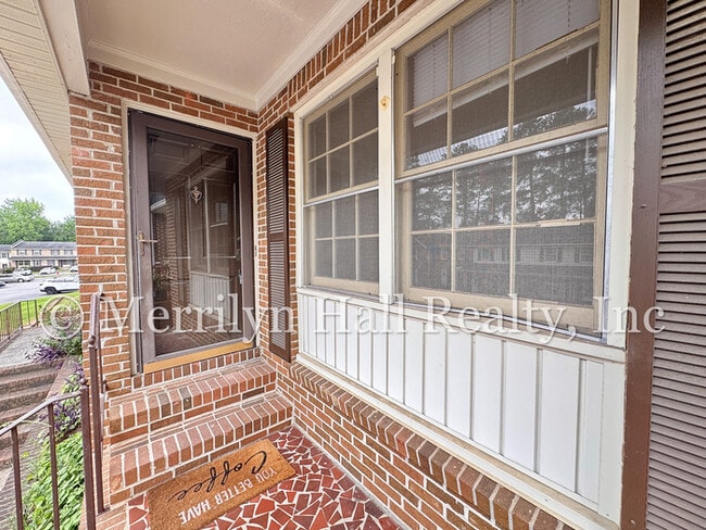 Building Photo - 122 Jefferson Pl