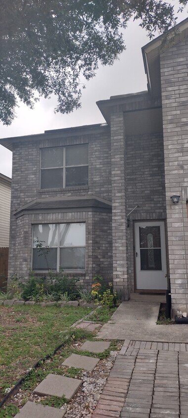 Foto principal - 8707 Seneca Creek