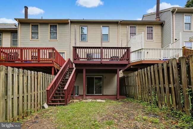 Foto del edificio - 8867 Willowwood Way