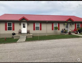 Building Photo - 1102 Red Roof Dr