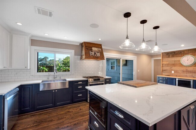 Foto del edificio - 9107 McAvoy Dr