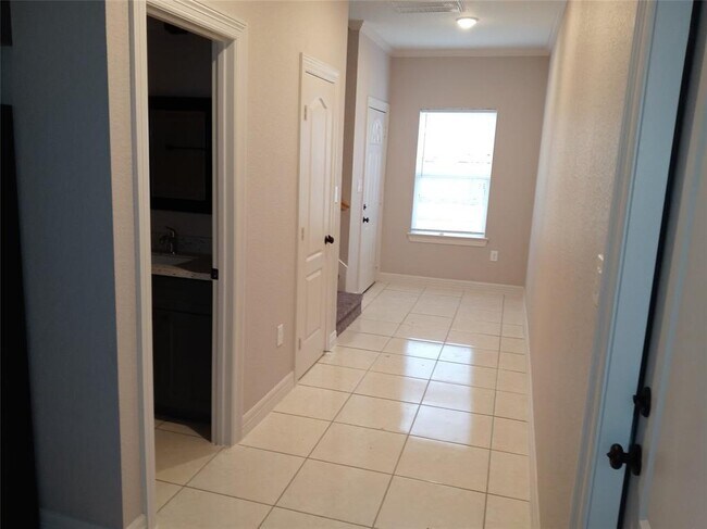 Foto del edificio - 8212 Sealey St