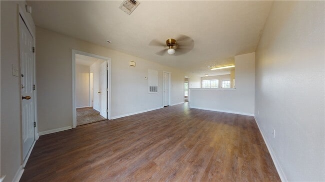 Foto del edificio - 1509 Hollow Hill Dr